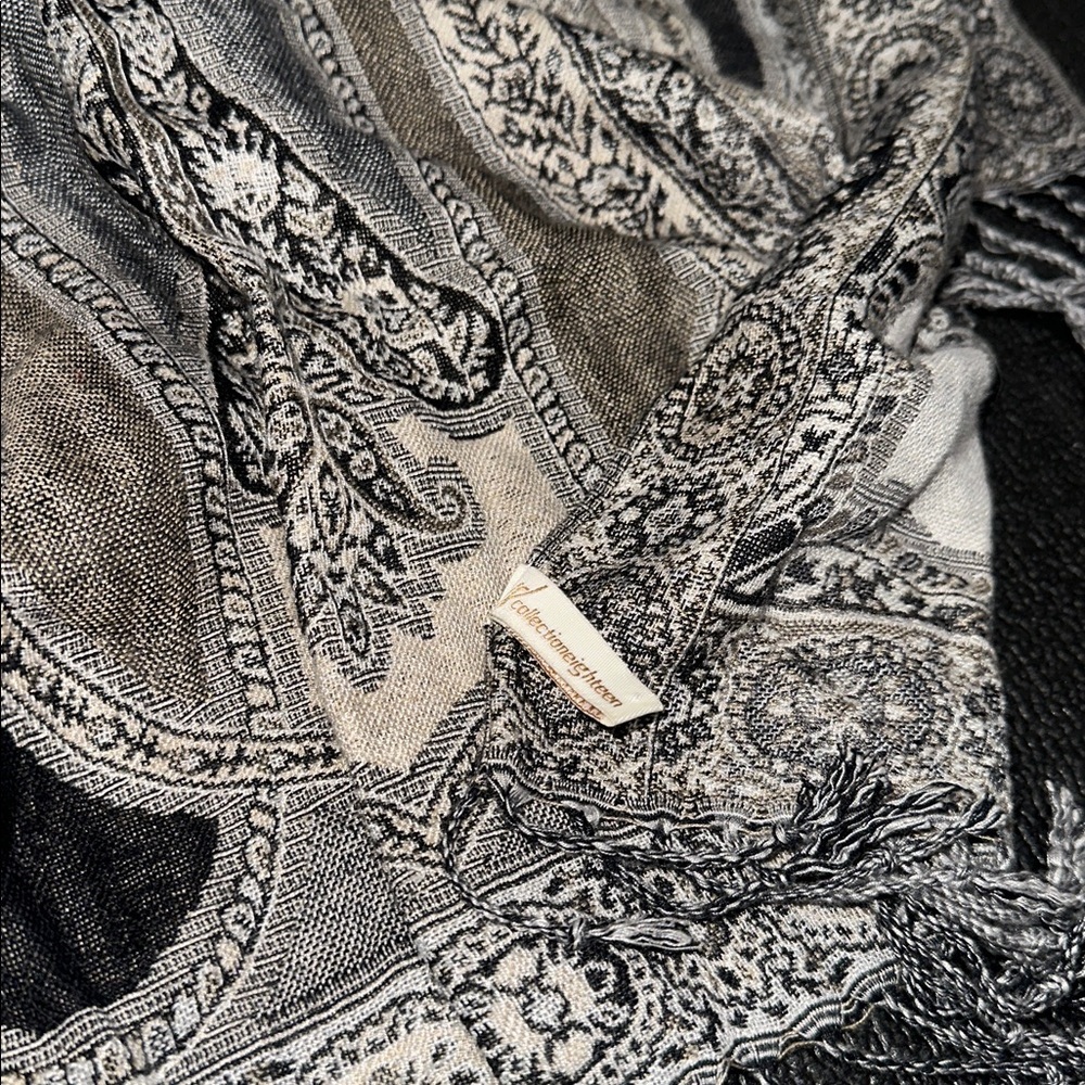 Assortment of 4 scarves - Picture 7 of 11